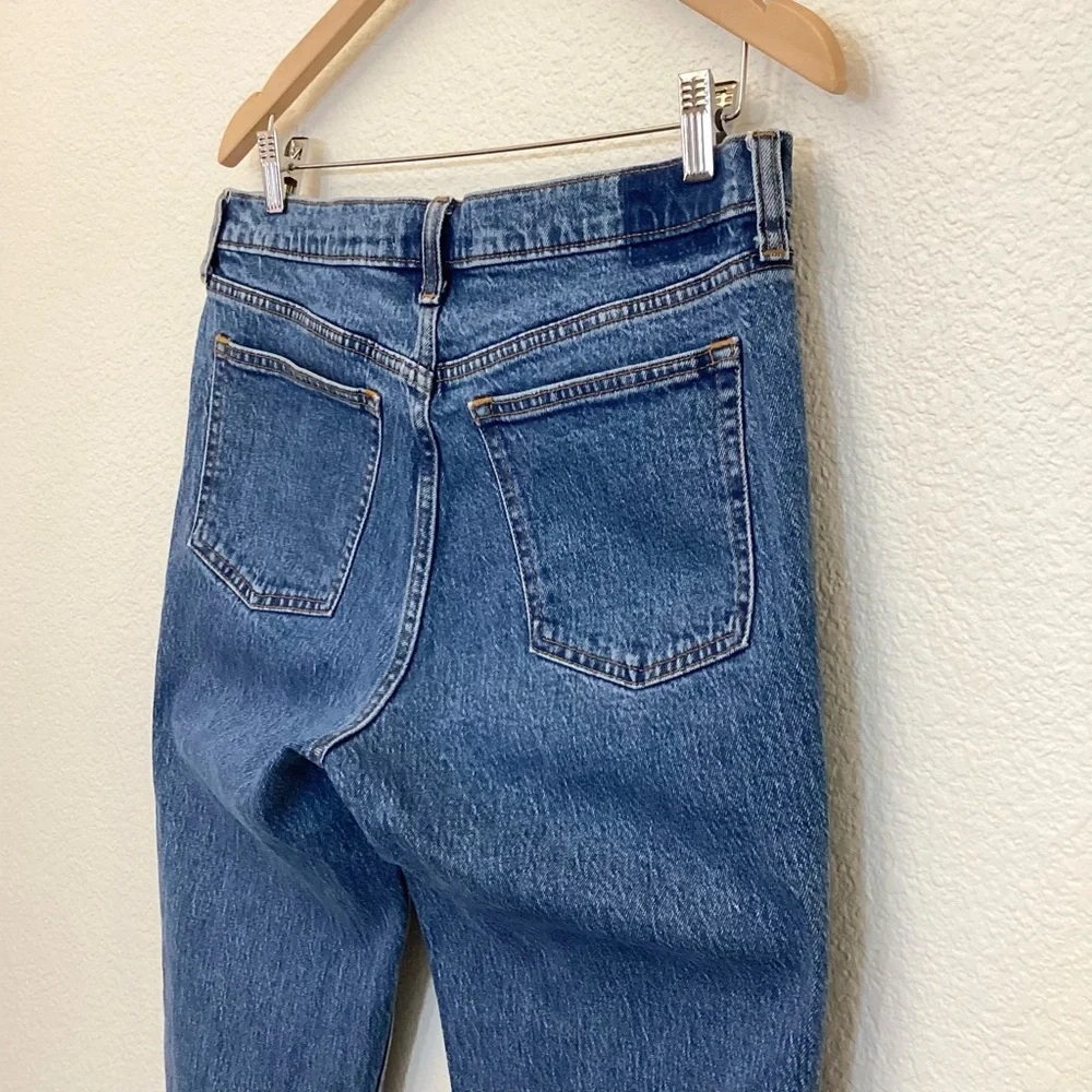 Abercrombie Fitch 10 Short (30S) ‘90s Straight Mid Rise Women’s Jeans Med Wash